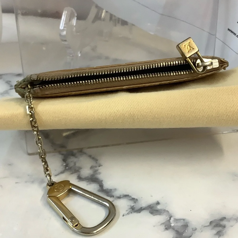 GUC Louis Vuitton Vernis Key Cles Key Holder
